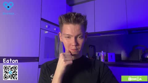 Snapshot of eaton_ chatting on 11.27.25 eaton_ online show from 11.27.25