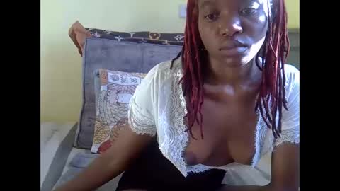 Snapshot of eboniana chatting on 05.19.26 eboniana online show from 05.19.26