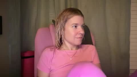 Snapshot of ebony8ivory chatting on 02.27.26 americnbarbie online show from 02.27.26