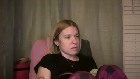 Snapshot of ebony8ivory chatting on 03.18.26 americnbarbie online show from 03.18.26