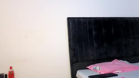 Snapshot of ebony_arya chatting on 10.21.25 Arya online show from 10.21.25