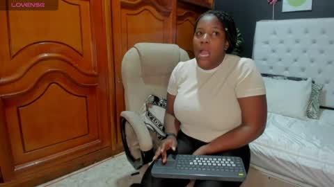 ebony_katterin online show from 04.11.26