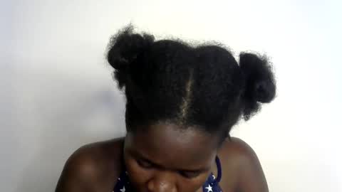 Snapshot of ebony_lynne chatting on 05.17.26 ebony_lynne online show from 05.17.26