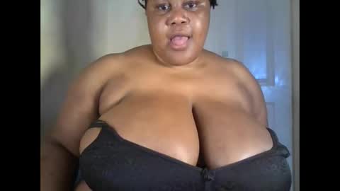 ebony_magixs online show from 10.13.25