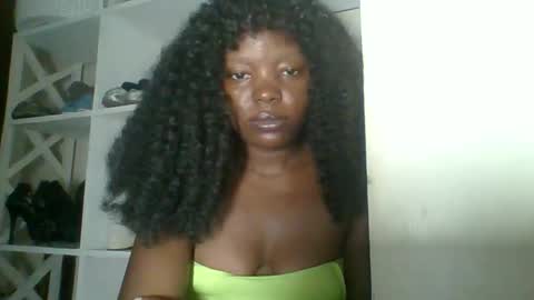 Snapshot of ebony_malkia chatting on 12.20.25 Malikia online show from 12.20.25