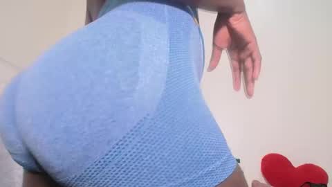 ebony_pearl69 online show from 10.14.25