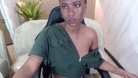 Snapshot of ebony_rose_tf chatting on 10.03.25 ebony_rose_tf online show from 10.03.25