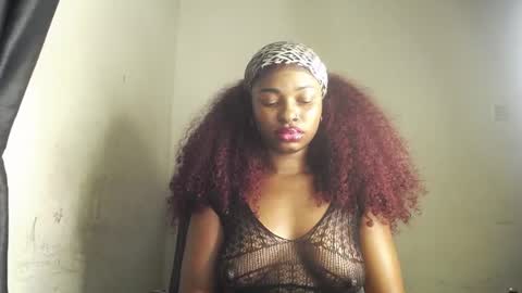 Snapshot of ebony_slimgirl0 chatting on 07.12.26 Lilly online show from 07.12.26
