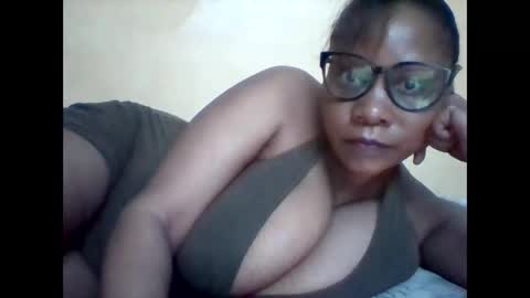 Snapshot of ebonybussy chatting on 05.20.26 MAMITO online show from 05.20.26