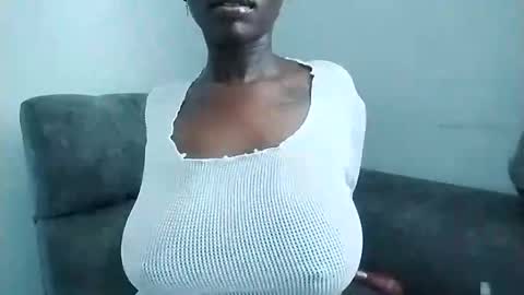 Snapshot of ebonycandymelani chatting on 02.10.25 Ebony Melanie online show from 02.10.25