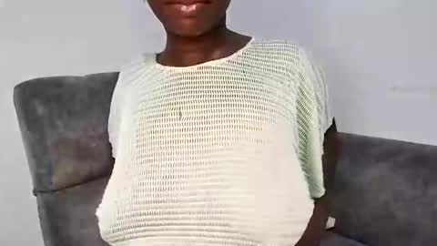 Snapshot of ebonycandymelani chatting on 02.11.25 Ebony Melanie online show from 02.11.25