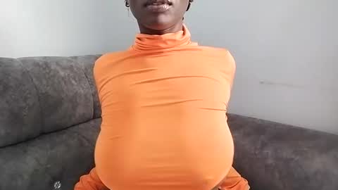 Snapshot of ebonycandymelani chatting on 03.05.25 Ebony Melanie online show from 03.05.25