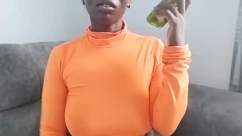 Snapshot of ebonycandymelani chatting on 03.10.25 Ebony Melanie online show from 03.10.25