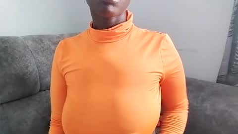 Snapshot of ebonycandymelani chatting on 03.12.25 Ebony Melanie online show from 03.12.25