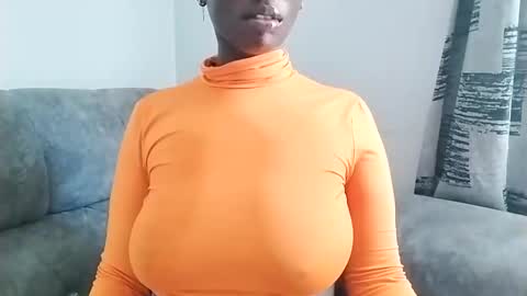 Snapshot of ebonycandymelani chatting on 03.12.25 Ebony Melanie online show from 03.12.25