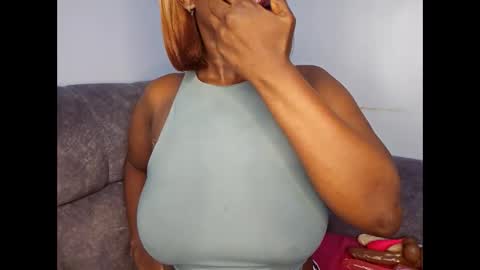 Snapshot of ebonycandymelani chatting on 09.13.25 Ebony Melanie online show from 09.13.25