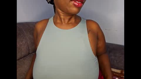 Snapshot of ebonycandymelani chatting on 10.10.25 Ebony Melanie online show from 10.10.25