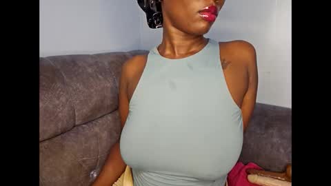Ebony Melanie online show from 11.07.25