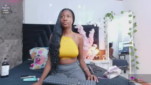 Snapshot of ebonycoworker chatting on 05.25.26 ebonycoworker online show from 05.25.26
