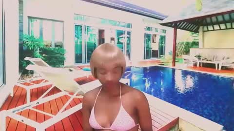 Snapshot of ebonycreamy69 chatting on 02.12.25 Nova online show from 02.12.25