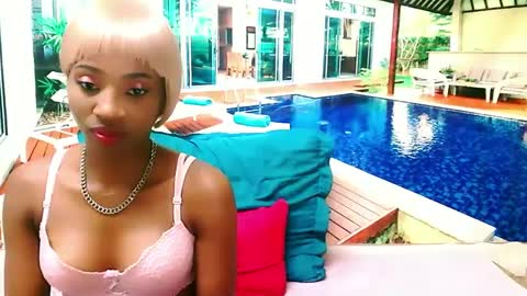 Snapshot of ebonycreamy69 chatting on 02.12.25 Nova online show from 02.12.25