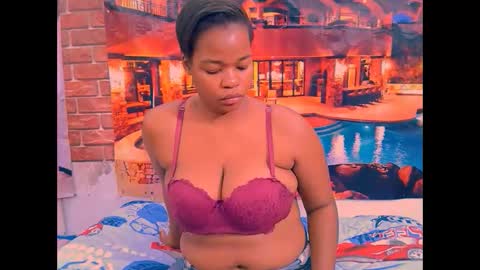 Snapshot of ebonycurvaceous1 chatting on 02.03.26 ebonycurvaceous1 online show from 02.03.26