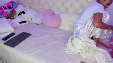 Queen Ebony online show from 08.04.26
