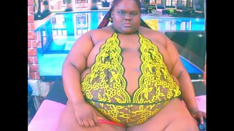 Snapshot of ebonyhotbuns4u2luv chatting on 07.22.26 ebonyhotbuns4u2luv online show from 07.22.26