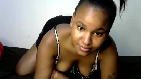 Snapshot of ebonyluna229320 chatting on 01.17.25 i am clara online show from 01.17.25