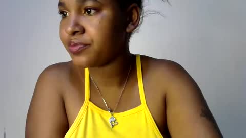 Snapshot of ebonyluna229320 chatting on 01.22.25 i am clara online show from 01.22.25