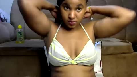 Snapshot of ebonyluna229320 chatting on 02.25.25 i am clara online show from 02.25.25