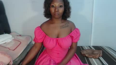 Snapshot of ebonymilf1 chatting on 04.10.26 Tee online show from 04.10.26