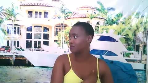 Snapshot of ebonyolive69 chatting on 12.07.24 Cindy online show from 12.07.24