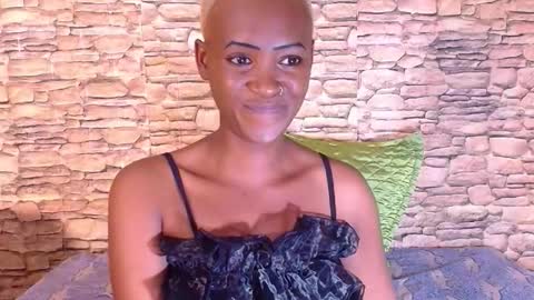 Snapshot of ebonyolive69 chatting on 10.06.25 Cindy online show from 10.06.25