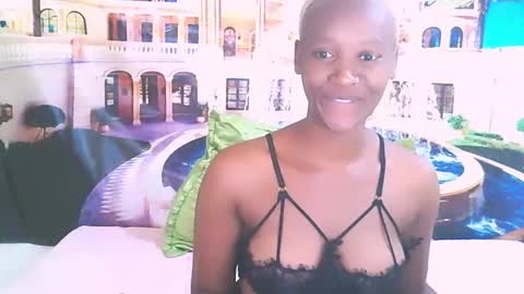 Snapshot of ebonyolive69 chatting on 10.14.25 Cindy online show from 10.14.25