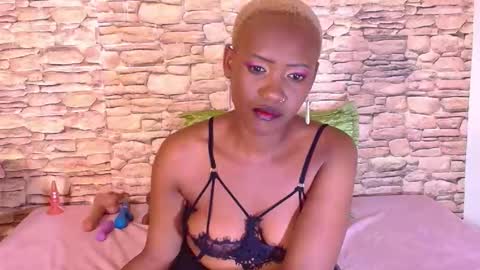 Snapshot of ebonyolive69 chatting on 10.14.25 Cindy online show from 10.14.25