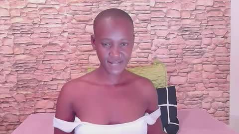 Snapshot of ebonyolive69 chatting on 04.19.26 Cindy online show from 04.19.26
