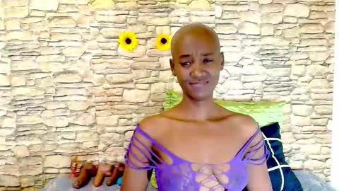 Snapshot of ebonyolive69 chatting on 05.25.26 Cindy online show from 05.25.26