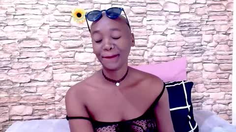Snapshot of ebonyolive69 chatting on 05.28.26 Cindy online show from 05.28.26