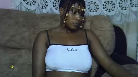 Snapshot of ebonysk chatting on 05.12.26 pretty online show from 05.12.26