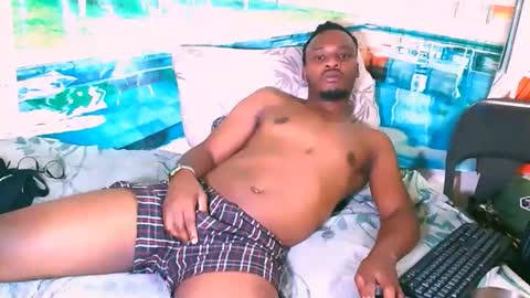 Snapshot of ebonytiger69 chatting on 11.28.25 ebonytiger69 online show from 11.28.25