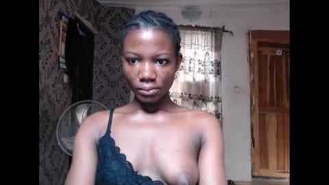 Snapshot of ebonyxgold chatting on 12.08.24 ebonyxgold online show from 12.08.24