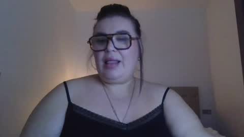 Snapshot of echo_dust chatting on 05.16.26 echo_dust online show from 05.16.26