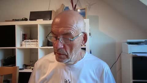 Snapshot of eddelmar chatting on 05.23.26 eddelmar online show from 05.23.26