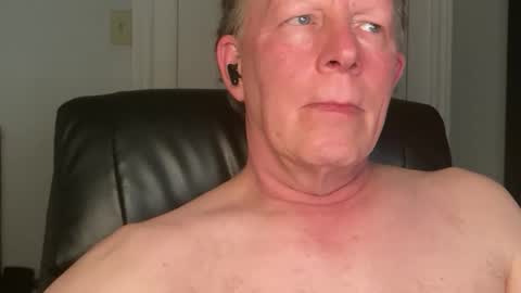 Snapshot of eddygl1968 chatting on 05.26.26 Eddy online show from 05.26.26