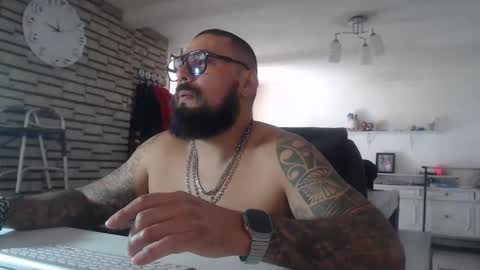 Snapshot of edgarram83 chatting on 11.11.25 edgarram83 online show from 11.11.25