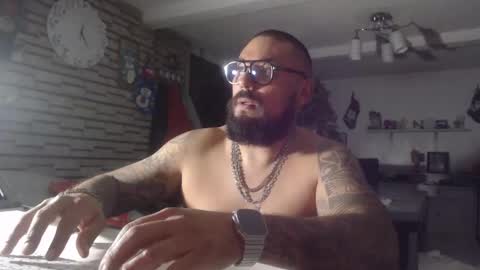 Snapshot of edgarram83 chatting on 11.21.25 edgarram83 online show from 11.21.25