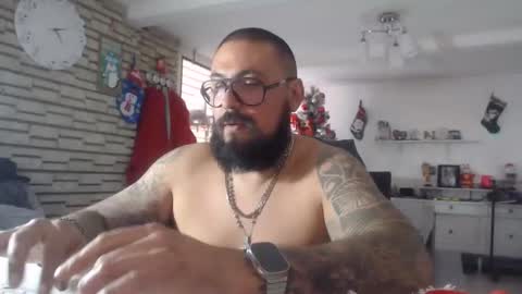 Snapshot of edgarram83 chatting on 12.15.25 edgarram83 online show from 12.15.25