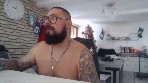 Snapshot of edgarram83 chatting on 12.16.25 edgarram83 online show from 12.16.25