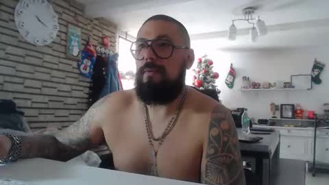 Snapshot of edgarram83 chatting on 12.20.25 edgarram83 online show from 12.20.25